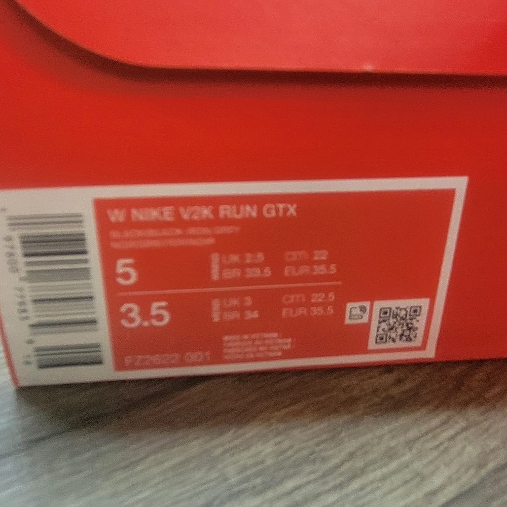 Nike Wmns V2K Run GTX Gore-Tex Black Iron Grey Women Casual Shoes Size 5 - Picture 2 of 15